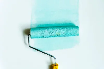Peinture intérieure à la Brillanne — murs, plafonds et boiseries